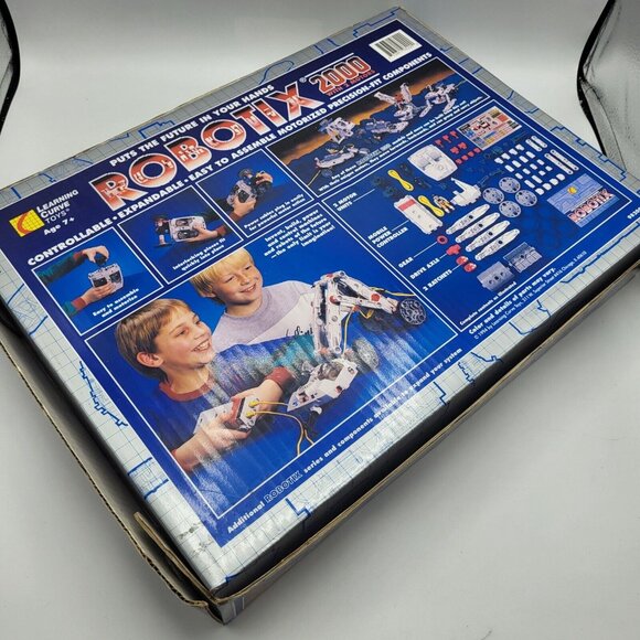 Learning‎ Curve Toys Robotix 2000 with 2 Working Motors - Picture 7 of 8